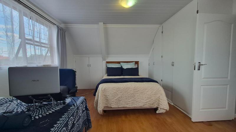 4 Bedroom Property for Sale in Hartenbos Heuwels Western Cape